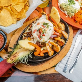 Pinapple Fajitas Steak-Chicken-Shrimp